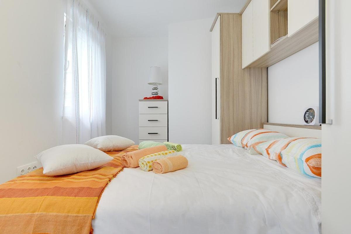 Apartments Elviana Pula Exterior photo